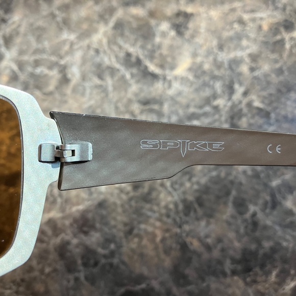 Vintage Oakley Spike Titanium Sunglasses - Picture 4 of 6